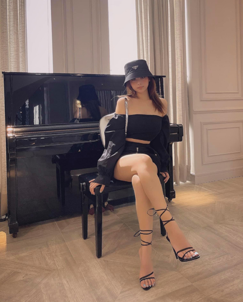 8 năm làm dâu nhà đại gia Sài thành, hotgirl Huyền Baby có cuộc sống xa xỉ đáng ngưỡng mộ: Ở biệt phủ 80 tỷ, ngồi xe Bentley, đắp mặt nạ vàng 24K-7