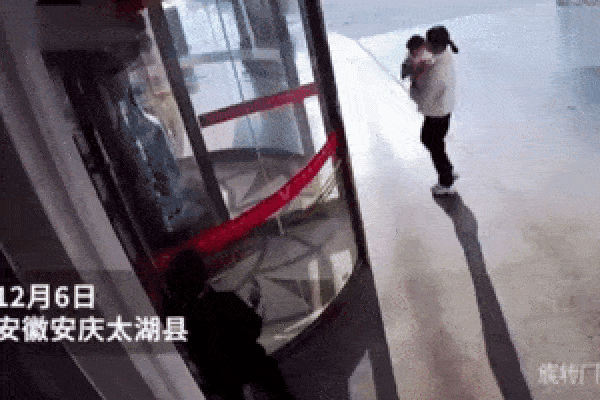 Em bé từng bị mẹ đâm gần 90 nhát kéo vào mặt vì cắn ti khi đang bú khiến dư luận khắp nơi bàng hoàng giờ ra sao?-5