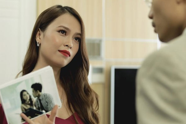 Đang uống cà phê thì một giọng nữ ngọt ngào mời mua vé số, tôi quay lại nhìn mà choáng váng không dám tin-1