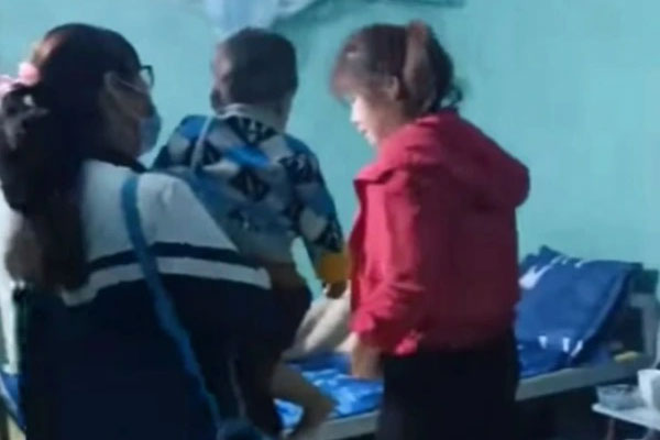 Đọc được tin nhắn của chồng từ từ rồi anh rút hết, vợ lập tức có màn cua xe nhanh hơn chớp khiến kẻ phản bội trở tay không kịp-2