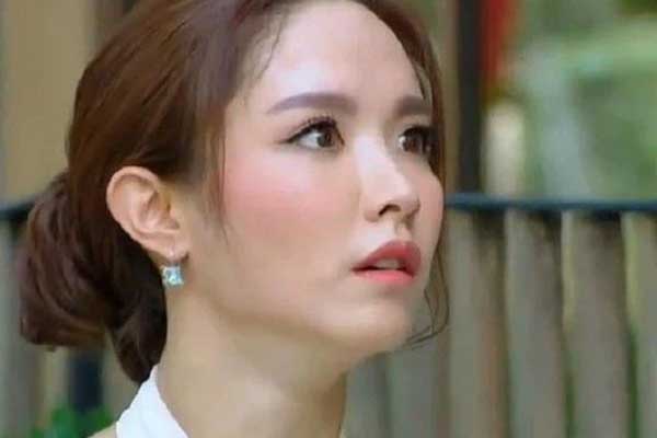 Ngồi cafe cùng bạn bè vô tình thấy chị dâu, tôi lập tức nghẹn ngào khi chứng kiến dáng vẻ khổ sở lầm than-3