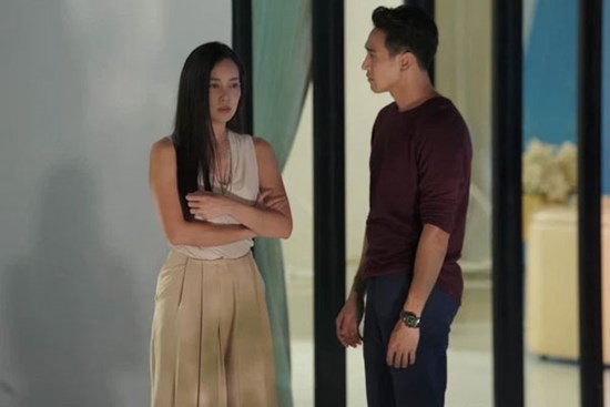 Đọc được tin nhắn của chồng 