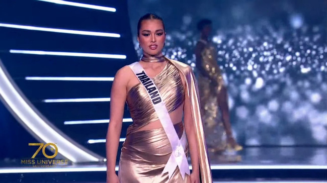 Bán kết Miss Universe 2021: Kim Duyên catwalk dạ hội quá đỉnh; Nhiều đối thủ vấp té, lộ bụng mỡ-13