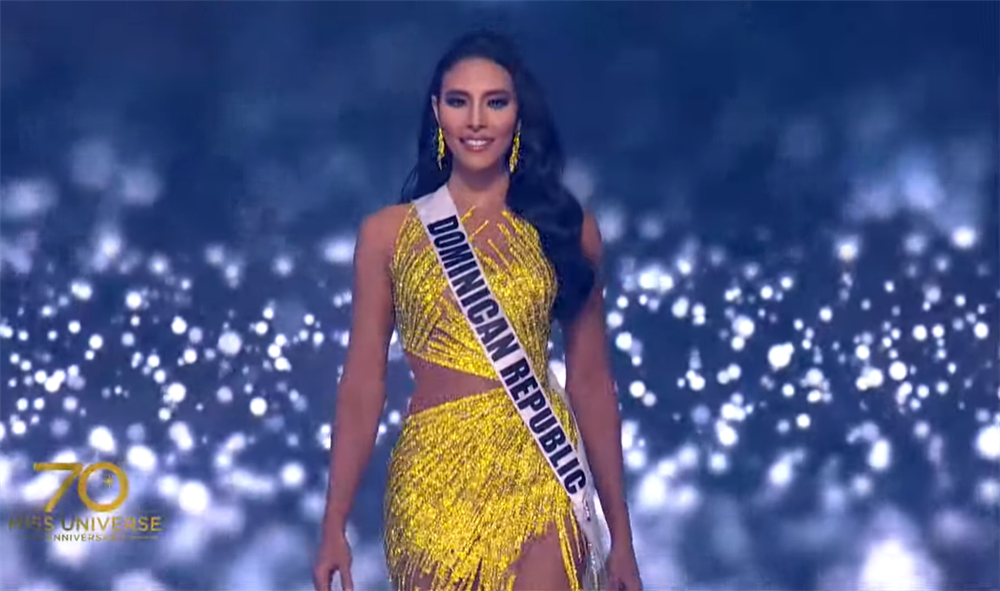 Bán kết Miss Universe 2021: Kim Duyên catwalk dạ hội quá đỉnh; Nhiều đối thủ vấp té, lộ bụng mỡ-12