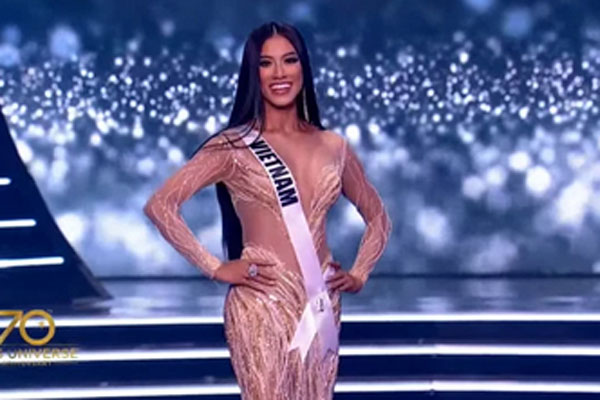 Kim Duyên diễn quốc phục xuất sắc tại Miss Universe 2021-24