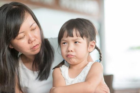 Muốn con KHÔN KHÉO, ai gặp cũng quý thì bố mẹ phải có chiến thuật dạy dỗ từ nhỏ: 6 điều đơn giản sau giúp ích cực kỳ