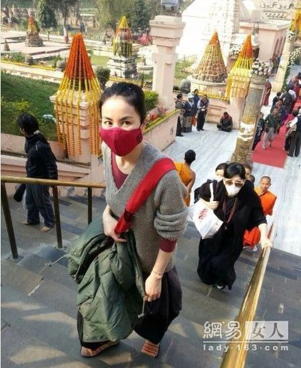 Biết tin Tạ Đình Phong ung thư, Vương Phi vội vã làm ngay 1 việc chứng minh tình cảm mãnh liệt-2