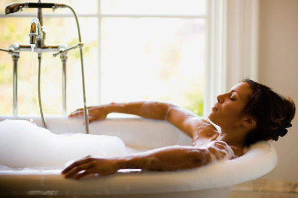 Bắt bài 7 chiêu khoe dáng của Meghan Markle: Từ style lệch chuẩn Hoàng gia đến thô thiển, kém duyên-8