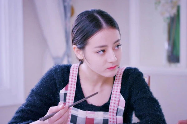 Em chồng dưới quê lên xin ở nhờ, được 1 hôm bỗng dưng tôi thấy cả đám người lạ dọn vào rồi đuổi tôi đi chỗ khác-1