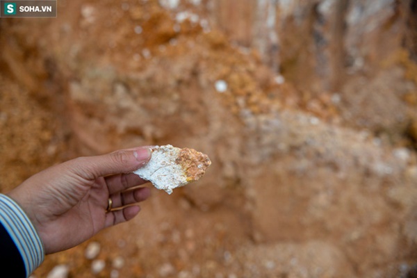 Ảnh: Cận cảnh núi vàng trắng khổng lồ phát lộ khi làm cao tốc 3.100 tỷ ở Phú Thọ-12