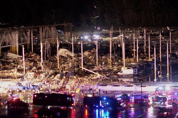 Lốc xoáy chết chóc kinh hoàng càn quét nước Mỹ: Đã có hơn 70 người chết, hiện trường hoang tàn-6