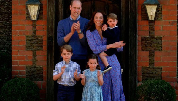 Hoàng tử út Louis nhà Công nương Kate gây sốt với hình ảnh mới nhất, có cuộc sống khác biệt so với anh chị-3