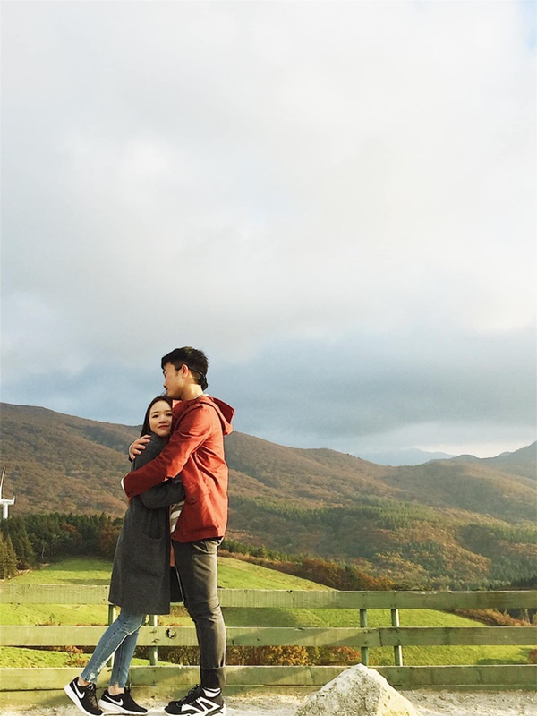 Sau nghi vấn có con đầu lòng, Xuân Trường công khai ảnh tình tứ với vợ, đáp trả bất ngờ khi được chúc mừng: Chúc trăm năm hạnh phúc xa thế-1