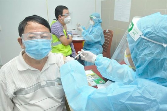 Ngày 12/12: Có 14.638 ca mắc COVID-19, trong đó có 9.377 ca cộng đồng
