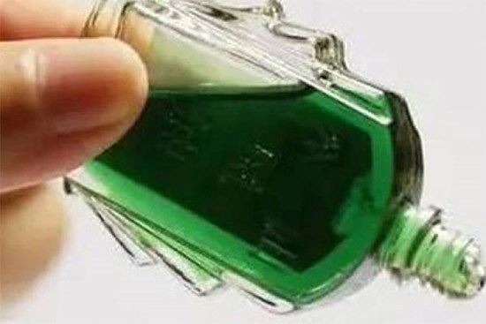 Nhỏ 1 giọt dầu gió vào rốn trước khi đi ngủ, 1 tuần sau cơ thể sẽ xuất hiện 4 sự thay đổi rất rõ rệt, tuổi thọ cũng được củng cố