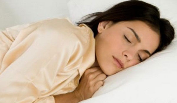 Nhỏ 1 giọt dầu gió vào rốn trước khi đi ngủ, 1 tuần sau cơ thể sẽ xuất hiện 4 sự thay đổi rất rõ rệt, tuổi thọ cũng được củng cố-3