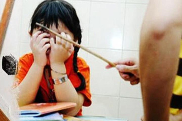 Học ca sĩ Đăng Khôi ‘bày trò’ cho con chơi giúp con cai nghiện tivi, điện thoại hiệu quả-3