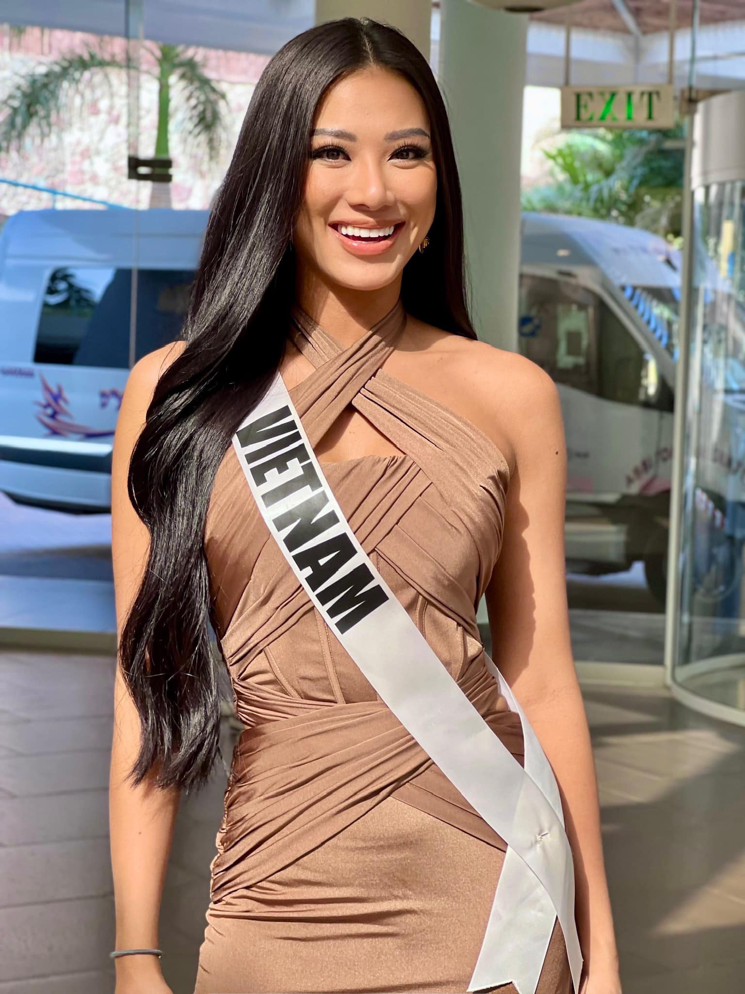 Hành trình Miss Universe 2021 của Kim Duyên: Gây tranh cãi vì ngoại hình mất chất Việt Nam nhưng lại ghi điểm nhờ điều này-7