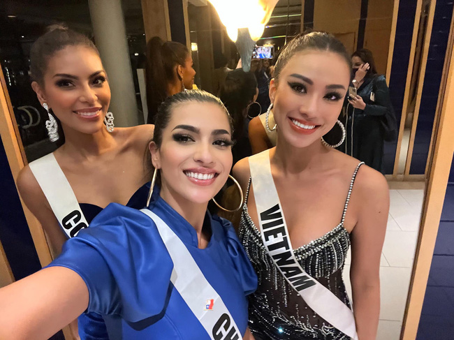 Hành trình Miss Universe 2021 của Kim Duyên: Gây tranh cãi vì ngoại hình mất chất Việt Nam nhưng lại ghi điểm nhờ điều này-10