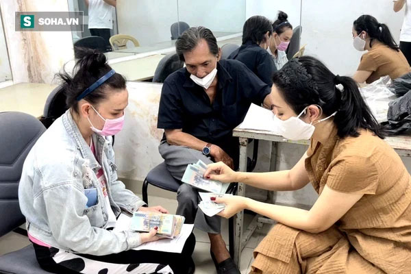 NS Thương Tín làm shipper sau loạt ồn ào, nói gì về nghi vấn phá 244 triệu tiền bảo hiểm của con?-5