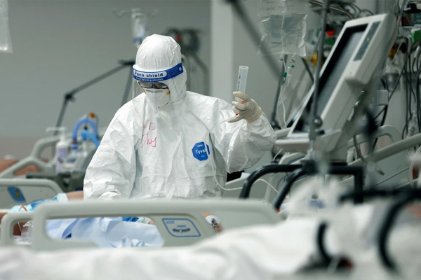 Hà Nội đang có 438 F0 điều trị tại nhà, bệnh nhân nặng và nguy kịch đang tăng lên-1