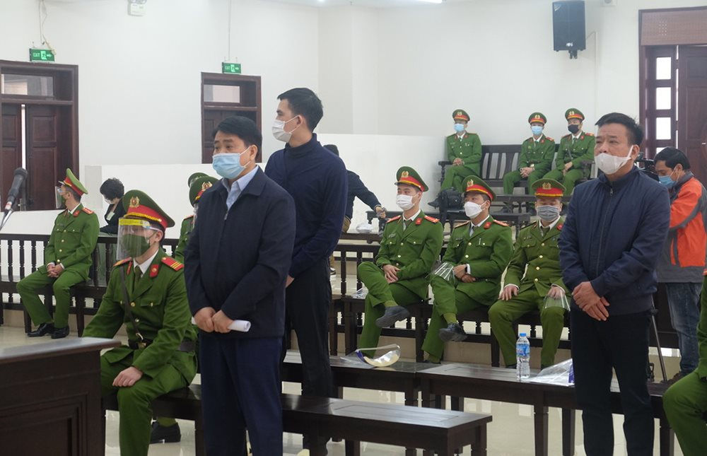 NÓNG: Cựu Chủ tịch Hà Nội Nguyễn Đức Chung lĩnh án 8 năm tù-2