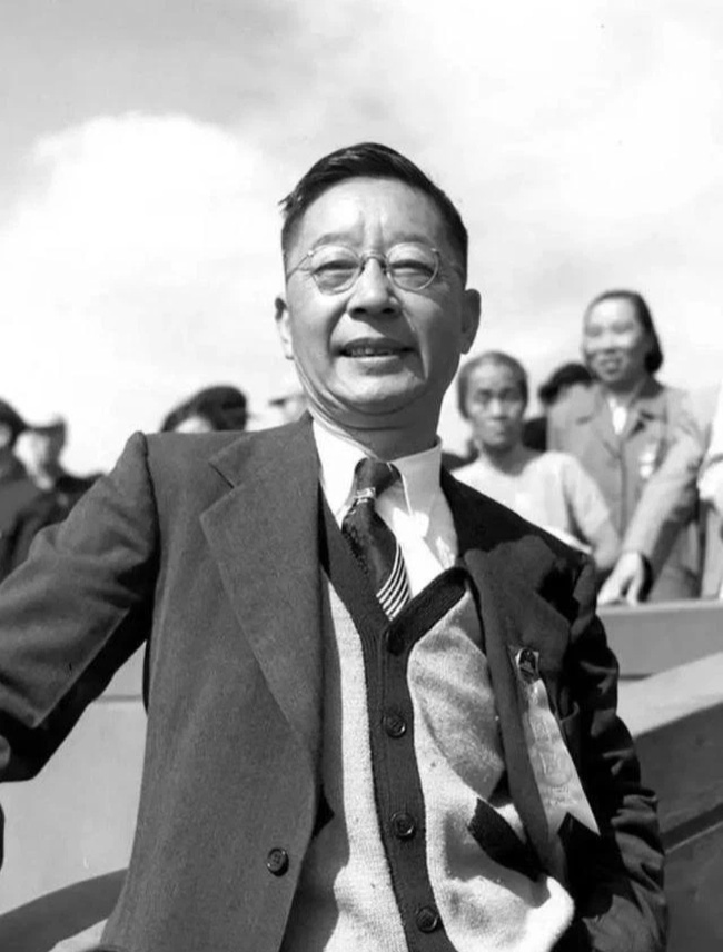 Đòn ghen chất lượng như người vợ nách 3 con: Tiểu tam ngang nhiên xuất hiện bên chồng, bà không thèm ra mặt mà chỉ dùng 8 từ khiến cô ta gục ngã-4