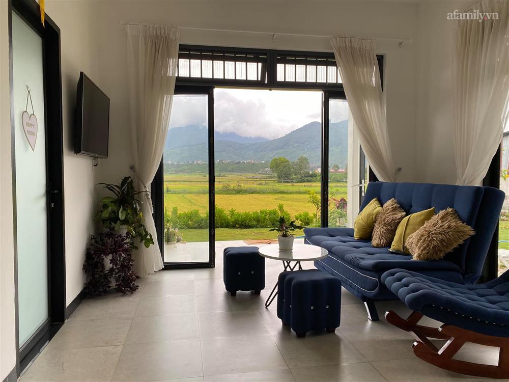 Ngôi nhà nằm giữa cánh đồng quê có khu vườn đẹp như cổ tích của mẹ đơn thân tại Lâm Đồng-1