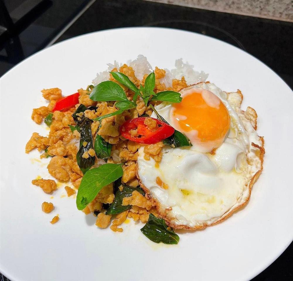 Mẹ 3 con Hà Tăng ăn gì mà mặt xinh dáng chuẩn suốt cả thai kỳ, tới nỗi chẳng ai nhận ra đang bầu bí?-8