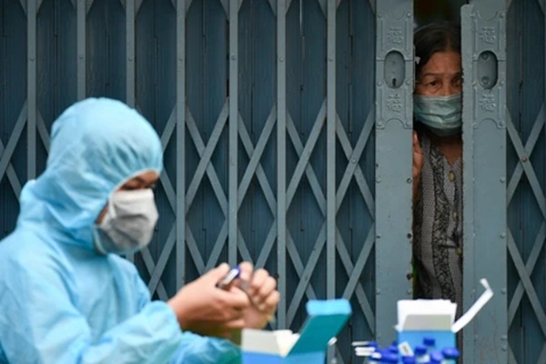 Phát hiện mới nhất: 2 liều vaccine COVID-19 không đủ để chống biến thể Omicron-2