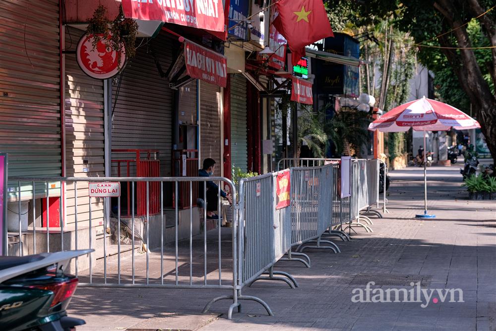 Toàn cảnh các địa điểm đang khẩn tìm người liên quan F0 ở Hà Nội: Nơi đóng cửa im ỉm, nơi đón khách nhộn nhịp-4