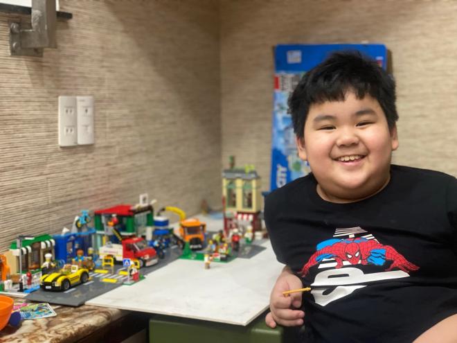 Lê Lộc bị nhiễm Covid-19, biết ơn vì gia đình ra khách sạn ở để nhường không gian sống cho mình-2