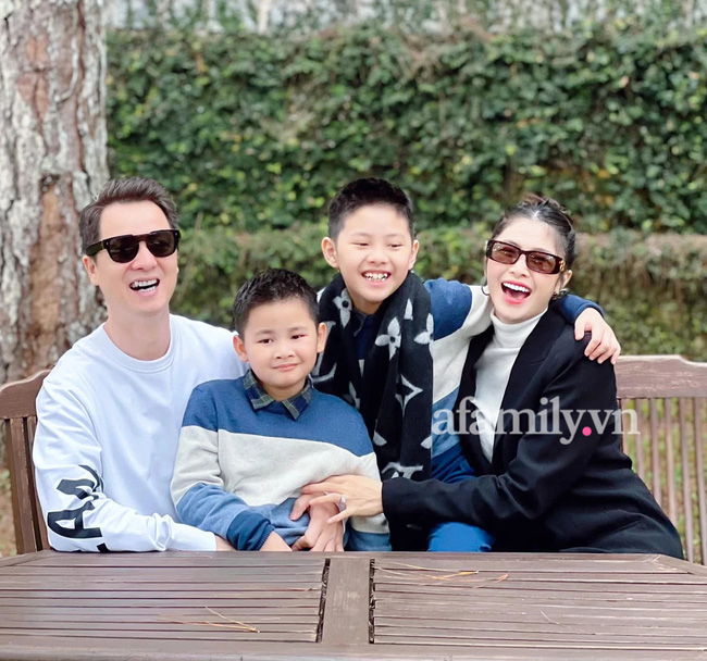 Phỏng vấn bà xã Đăng Khôi sau sự cố bị khịa trên MXH vì mặc gợi cảm: Kể chuyện với 2 con trai, tận dụng tai nạn để dạy con cực đỉnh-3