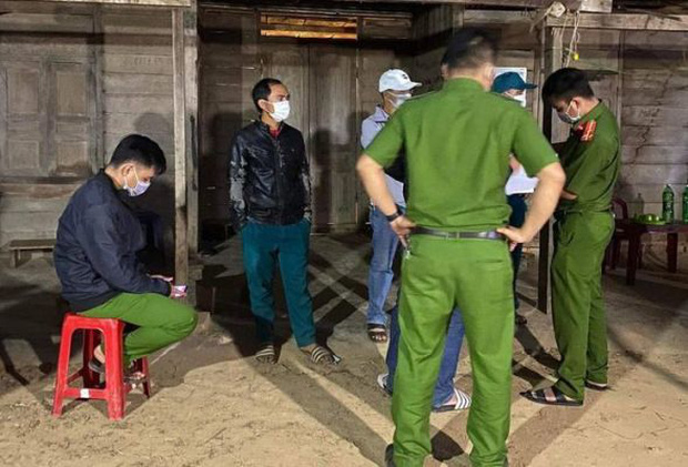 Xuất hiện dấu vết bất thường vụ 2 cháu nhỏ đuối nước, bà nội mất tích-1