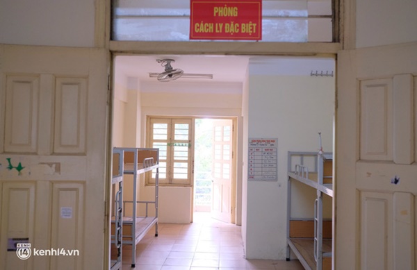 Ảnh: Hà Nội trưng dụng ký túc xá ĐH Thuỷ lợi điều trị F0 sau khi quận nguy cơ cao ghi nhận gần 2.000 ca nhiễm trong 2 tháng-8