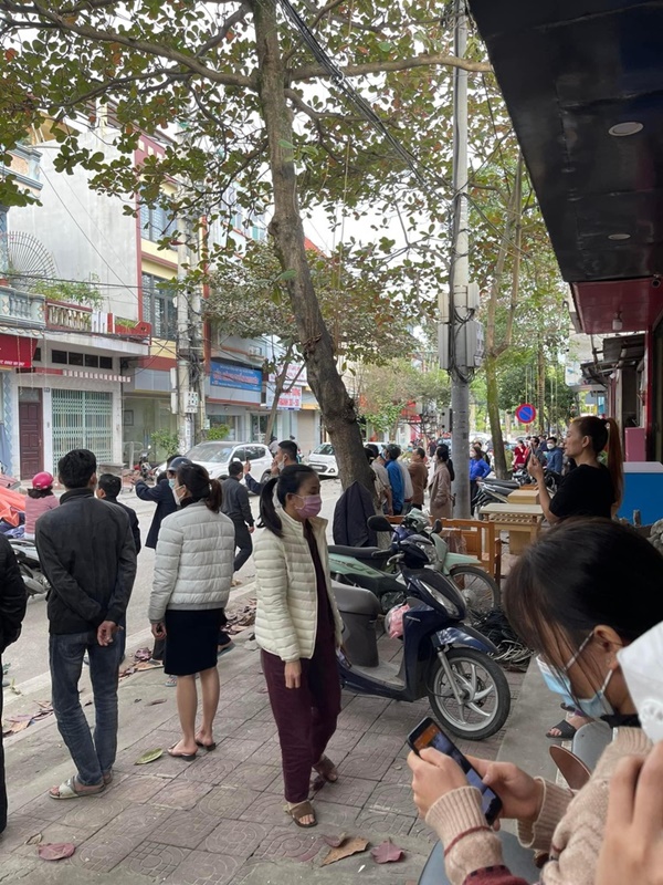 Clip mới nhất vụ đào móng xây nhà làm sập nhà hàng xóm ở Lào Cai: Chủ ngôi nhà đang xây có động thái sau sự cố-2