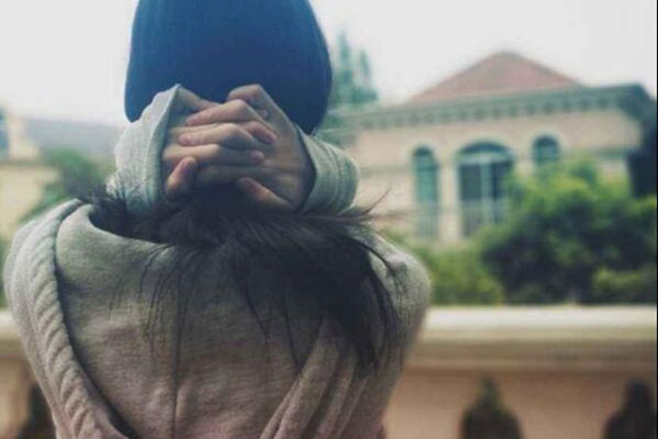 Tiểu tam xông vào cuộc họp gia đình ép chính thất ly hôn ngay lập tức và cái kết bẽ bàng khi cô vợ dùng đến biện pháp cứng-2