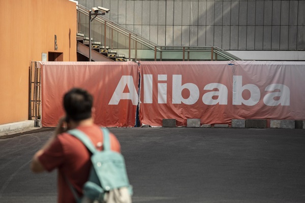 Nữ nhân viên Alibaba bị sa thải vì tố cáo sếp cưỡng bức-1