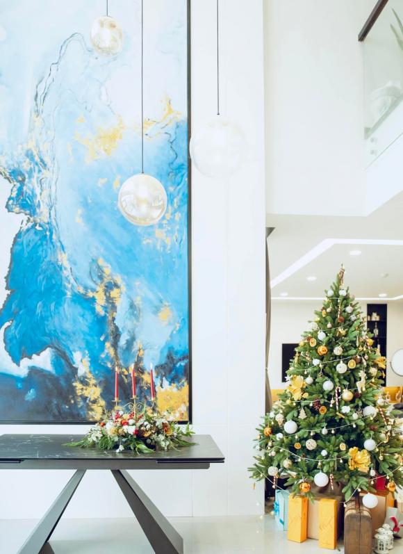 Không gian Giáng sinh lung linh bên trong penthouse của Hoa hậu Ngọc Diễm-2