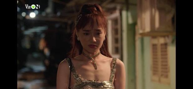 Nhã Phương lộ body mỏng dính, đặc biệt đôi tay que củi-10