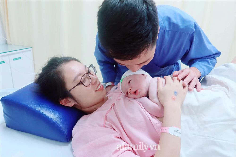 Mẹ Hà Nội đẻ thường con nặng 4kg dễ dàng, chia sẻ bí quyết cực hay cho các mẹ ngại sinh mổ-1