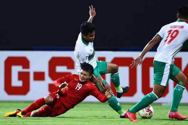 NÓNG: Bác sĩ đội tuyển Việt Nam thông báo về tình hình chấn thương của Công Phượng-3