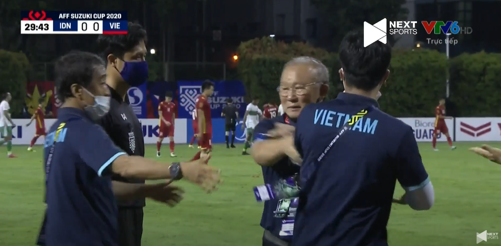 Điều kỳ lạ ở trận Việt Nam vs Indonesia: Thầy Park sắm vai người bình tĩnh-1