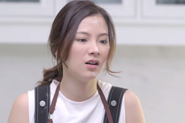 Thấy vợ nhận được tiền từ tài khoản lạ cao hơn cả lương của chồng, tôi thắc mắc thì cô ấy nhìn sang đứa con và nói hết sự thật-2