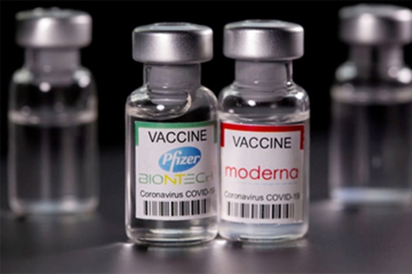 Các phản ứng phụ từ liều tăng cường của Pfizer và Moderna-1
