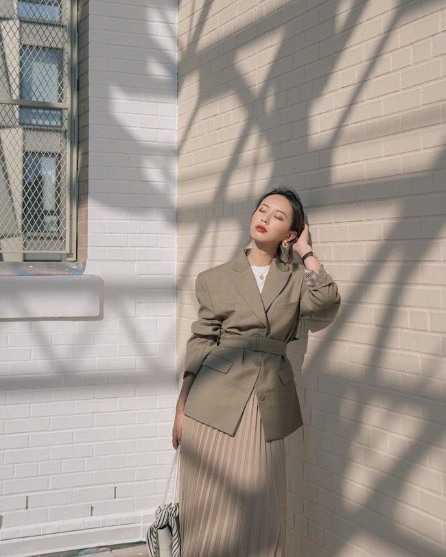 Tái xuất sở làm sau mùa dịch, nàng công sở học ngay 7+ cách biến hóa cùng áo blazer-23