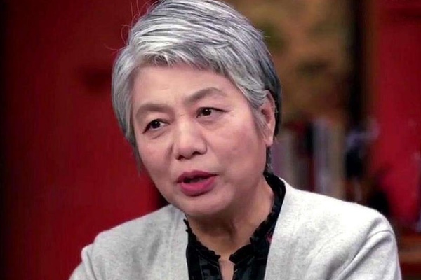 Cậu bé thiếu gia lên truyền hình khoe thành tích khiến cha mẹ nở mũi, nhưng đến đoạn ăn quả nhãn mọi SỰ THẬT bẽ bàng mới phơi bày-4