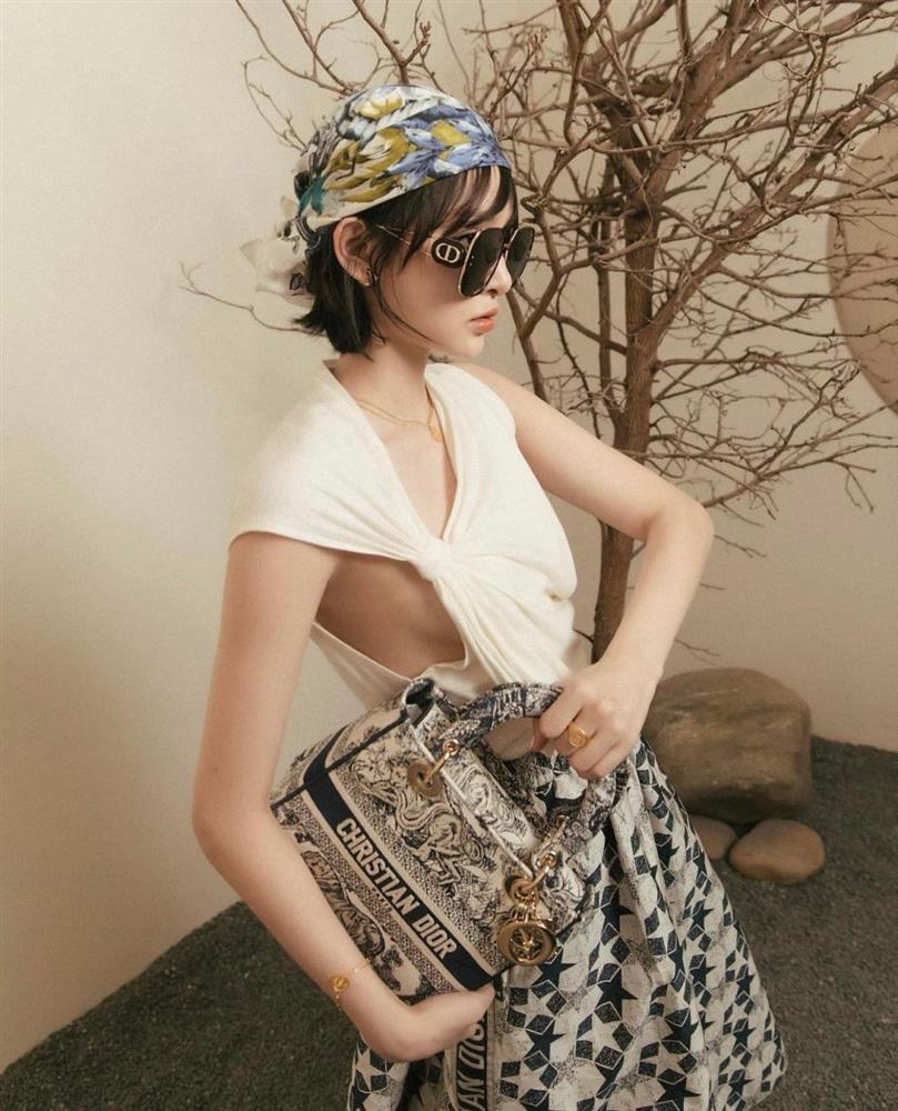 Hiền Hồ thả rông nhưng nốt ruồi điểm ứ ừ trốn đi đâu rồi?-1