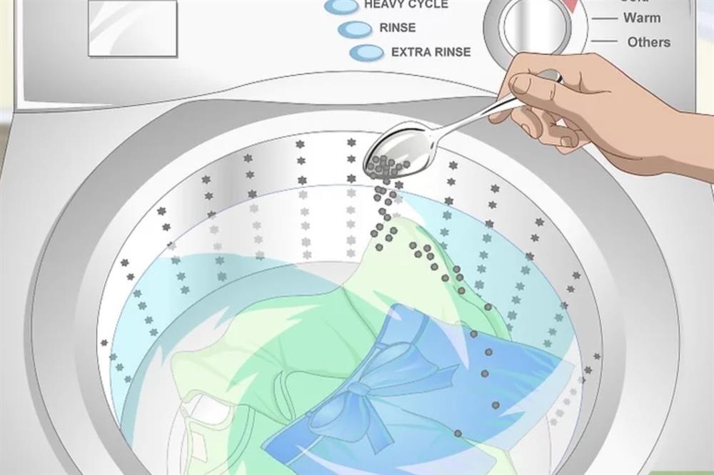 Làm thế nào để khôi phục quần áo bị phai màu? Đổ một thìa muối ăn vào máy giặt ai ngờ có tác dụng thần kỳ-5