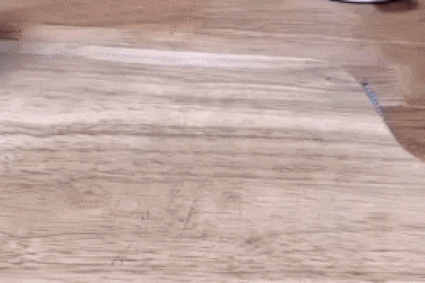 Bóc tỏi không cần dùng dao siêu đơn giản: Chạm nhẹ là vỏ bong ra ngay, vậy mà bấy lâu nay chúng ta không biết!